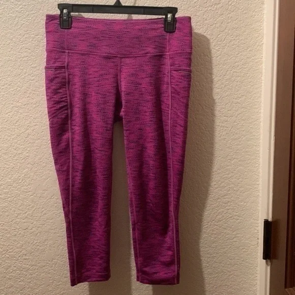 MPG Small workout Capri pants - Picture 3 of 8